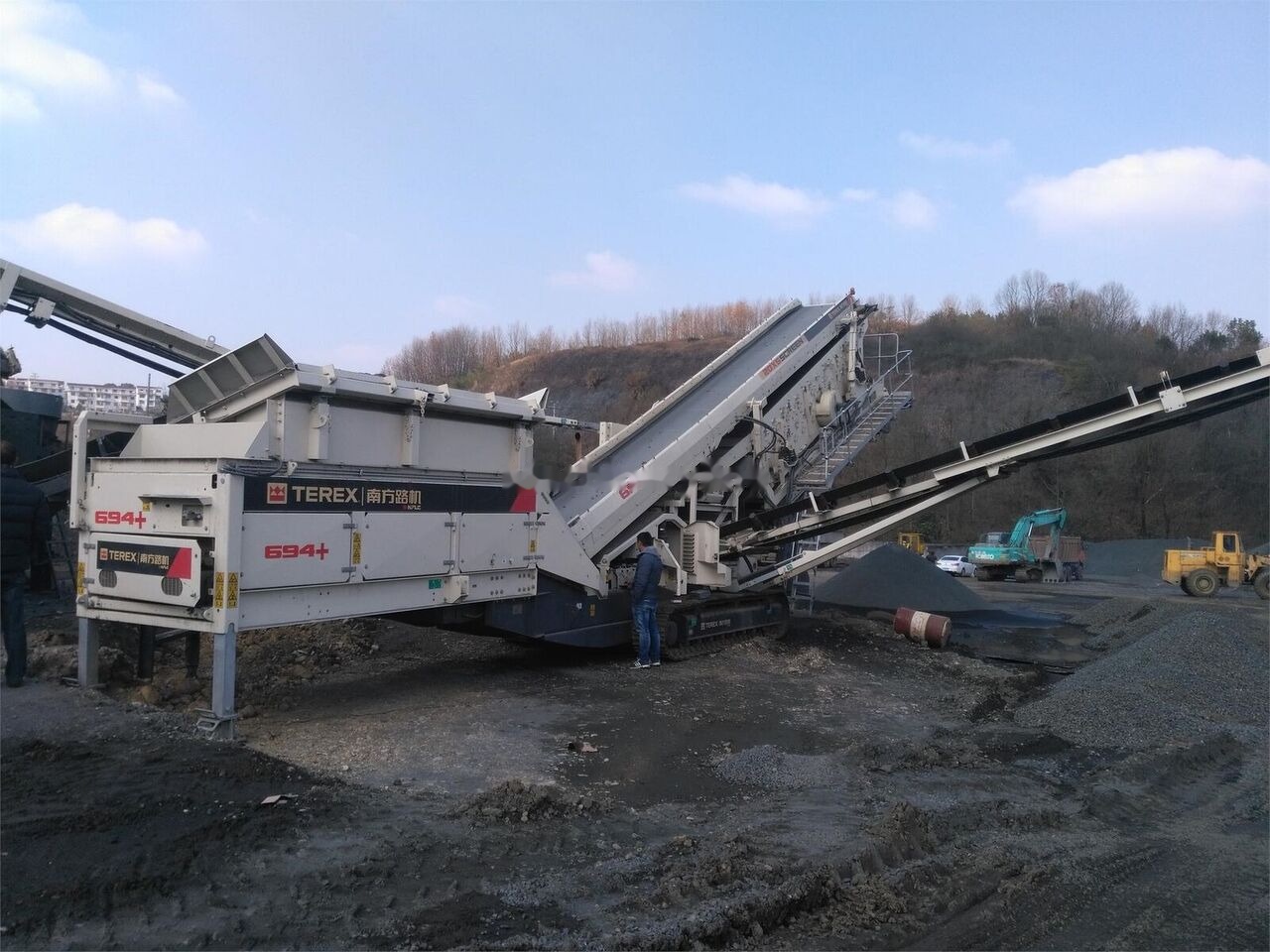 Terex 694+ Mobile screening machine - Makinë sitëse: foto 1 Terex 694+ Mobile screening machine - Makinë sitëse: foto 1