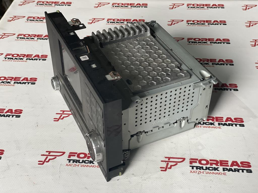 BOSCH RADIO FOR MERCEDES ACTROS MP4 - A 0004466662 - Kabina dhe interier për Kamioni: foto 2 BOSCH RADIO FOR MERCEDES ACTROS MP4 - A 0004466662 - Kabina dhe interier për Kamioni: foto 2