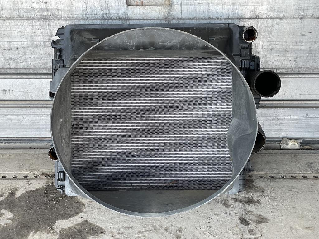 MERCEDES-BENZ FOR ATEGO BY BEHR - A 970 500 04 04 - Radiatori për Kamioni: foto 2 MERCEDES-BENZ FOR ATEGO BY BEHR - A 970 500 04 04 - Radiatori për Kamioni: foto 2