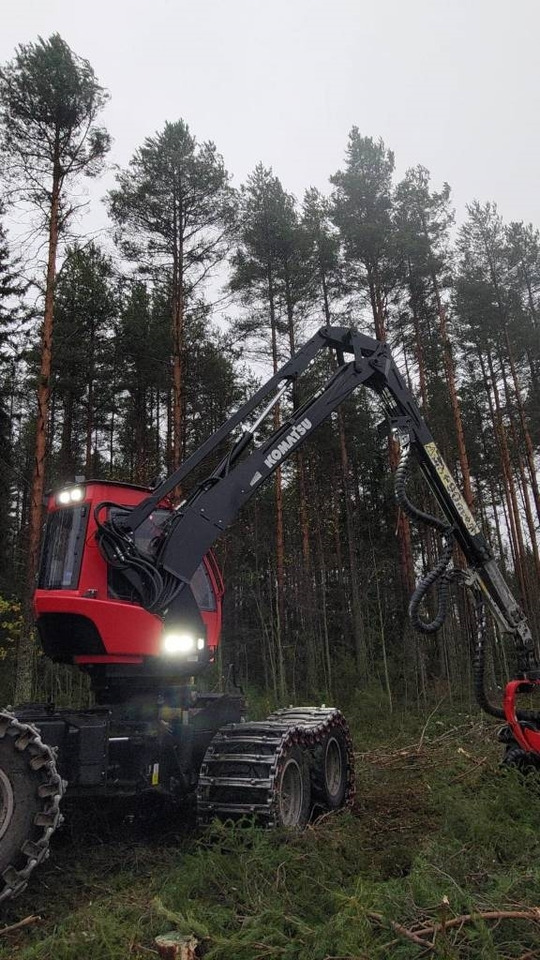 Lizingu i Komatsu 931 XC  Komatsu 931 XC: foto 6