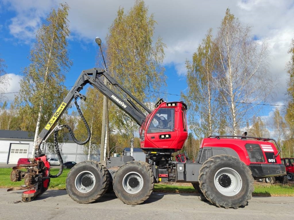 Komatsu 951 - Korrëse pylltarie: foto 2 Komatsu 951 - Korrëse pylltarie: foto 2