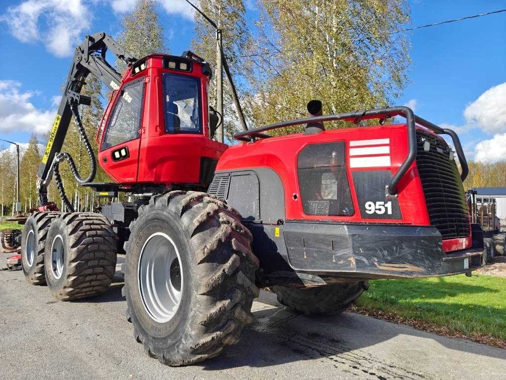 Komatsu 951 - Korrëse pylltarie: foto 3 Komatsu 951 - Korrëse pylltarie: foto 3