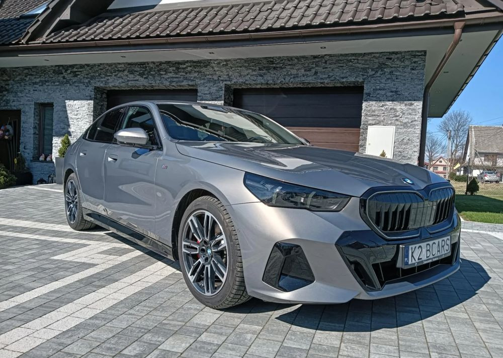 BMW Seria 5 - Sedan: foto 2 BMW Seria 5 - Sedan: foto 2