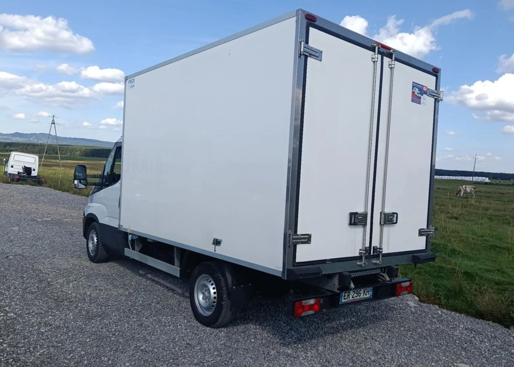 Iveco 35S16, 35S15, 35S14, 35S13, 35C13, 35C14 - Furgon frigorifer: foto 5 Iveco 35S16, 35S15, 35S14, 35S13, 35C13, 35C14 - Furgon frigorifer: foto 5