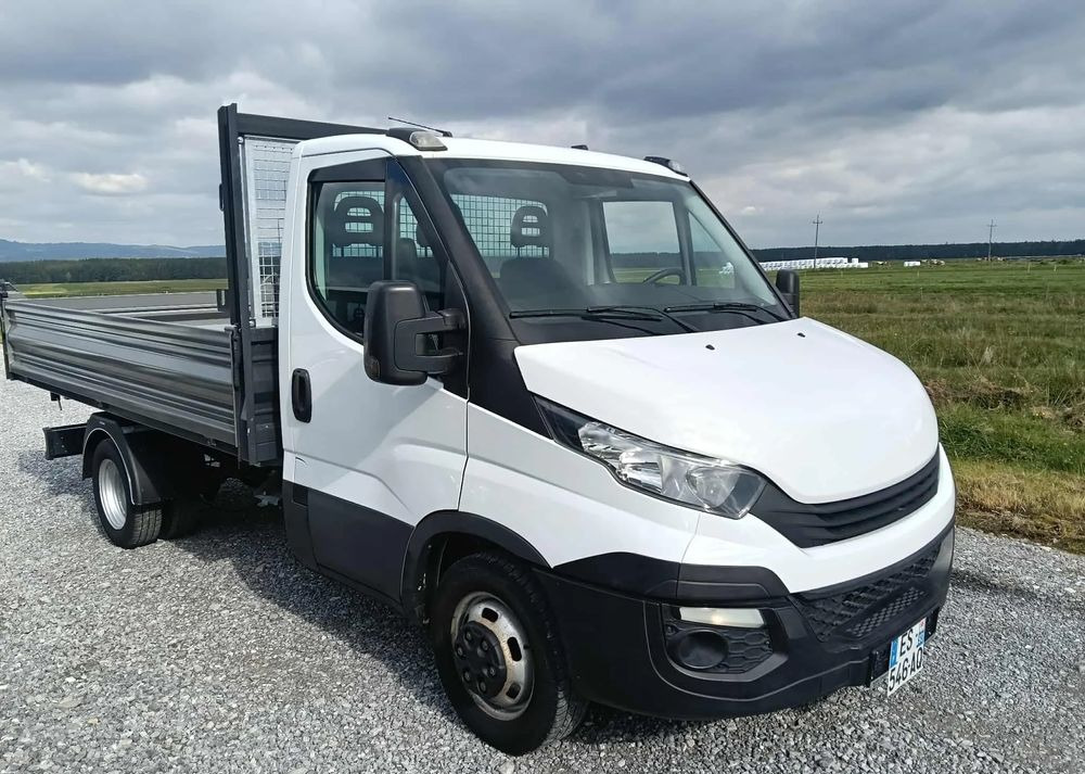 Iveco DAILY 35C14, 35C13, 35C12, 35C15 - Kamioncine vetëshkarkuese: foto 2 Iveco DAILY 35C14, 35C13, 35C12, 35C15 - Kamioncine vetëshkarkuese: foto 2