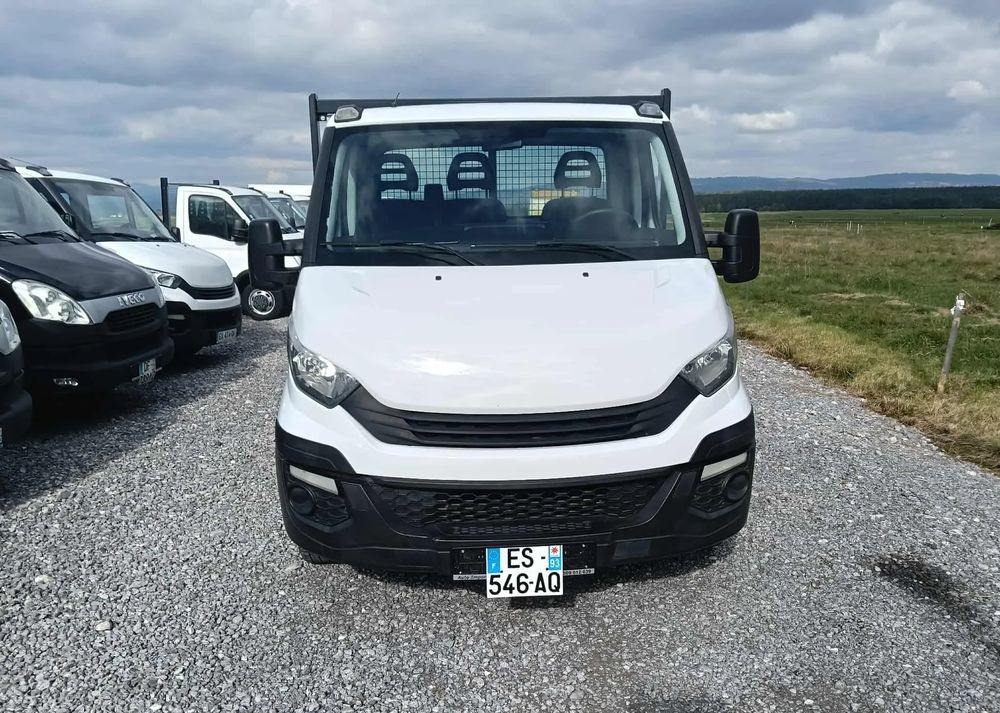 Iveco DAILY 35C14, 35C13, 35C12, 35C15 - Kamioncine vetëshkarkuese: foto 5 Iveco DAILY 35C14, 35C13, 35C12, 35C15 - Kamioncine vetëshkarkuese: foto 5