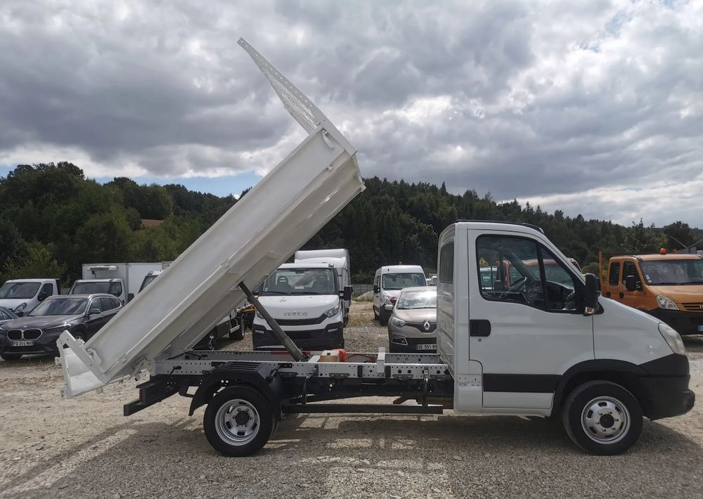 Iveco Daily 35C11 Kiper wywrotka Hak Bliźniak sprowadzony 35C12 - Kamioncine vetëshkarkuese: foto 4 Iveco Daily 35C11 Kiper wywrotka Hak Bliźniak sprowadzony 35C12 - Kamioncine vetëshkarkuese: foto 4