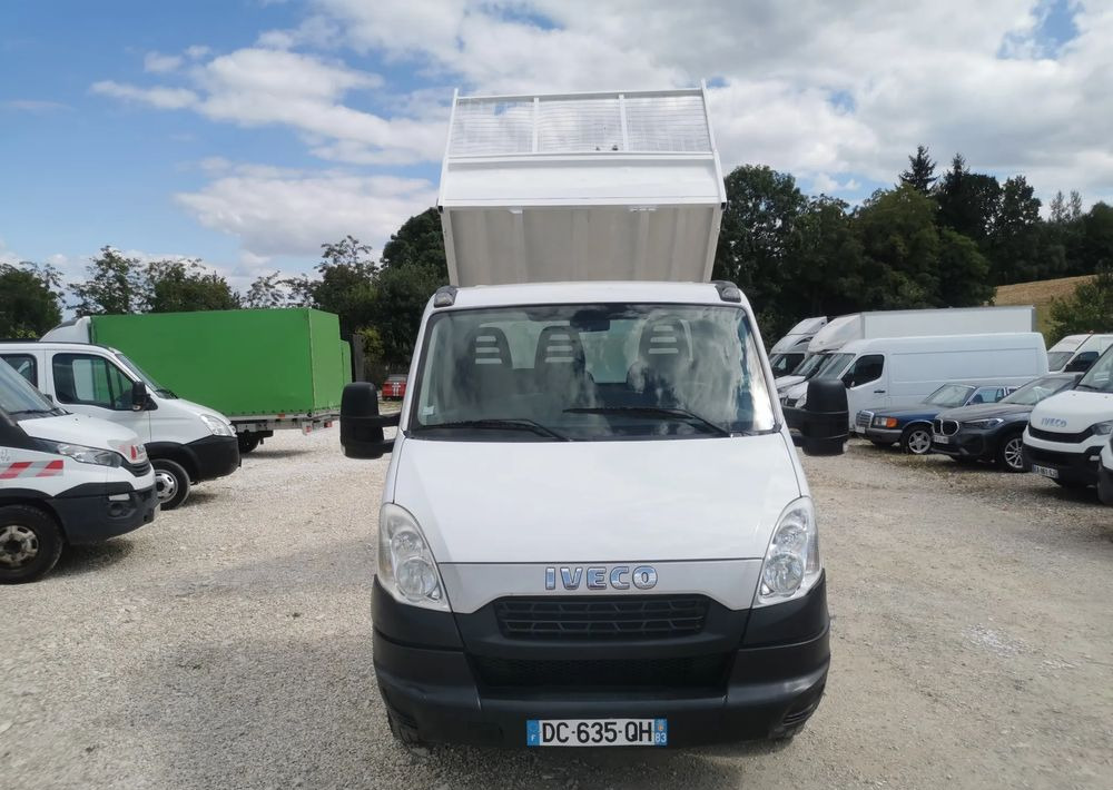 Iveco Daily 35C11 Kiper wywrotka Hak Bliźniak sprowadzony 35C12 - Kamioncine vetëshkarkuese: foto 2 Iveco Daily 35C11 Kiper wywrotka Hak Bliźniak sprowadzony 35C12 - Kamioncine vetëshkarkuese: foto 2