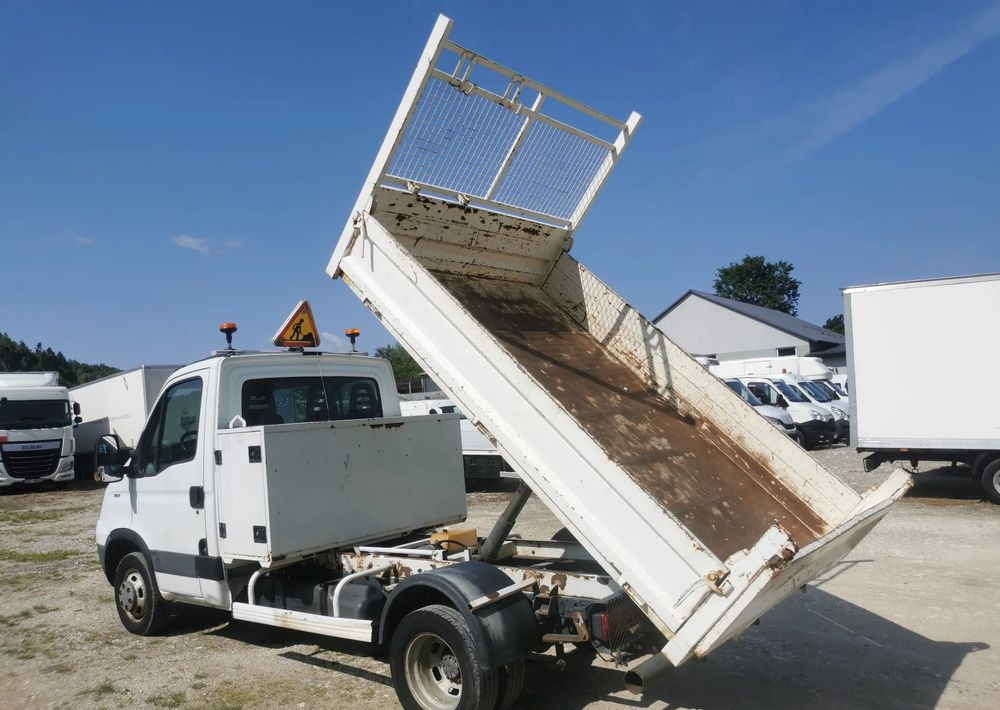 Iveco Daily 35C11 Kiper wywrotka Hak Bliźniak sprowadzony - Kamioncine vetëshkarkuese: foto 5 Iveco Daily 35C11 Kiper wywrotka Hak Bliźniak sprowadzony - Kamioncine vetëshkarkuese: foto 5