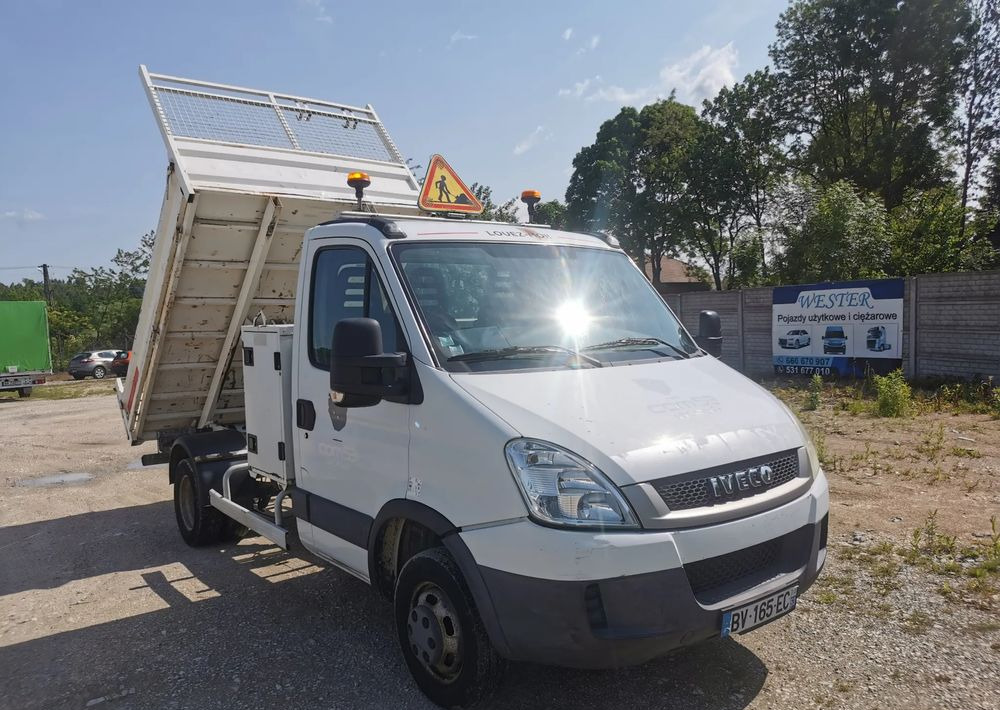 Iveco Daily 35C11 Kiper wywrotka Hak Bliźniak sprowadzony - Kamioncine vetëshkarkuese: foto 1 Iveco Daily 35C11 Kiper wywrotka Hak Bliźniak sprowadzony - Kamioncine vetëshkarkuese: foto 1