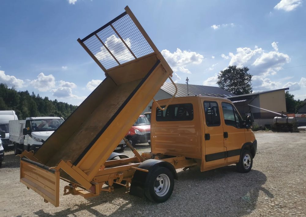 Iveco Daily 35C12 Brygadówka wywrotka Dubel hak kiper doka 35C13 - Kamioncine vetëshkarkuese: foto 5 Iveco Daily 35C12 Brygadówka wywrotka Dubel hak kiper doka 35C13 - Kamioncine vetëshkarkuese: foto 5