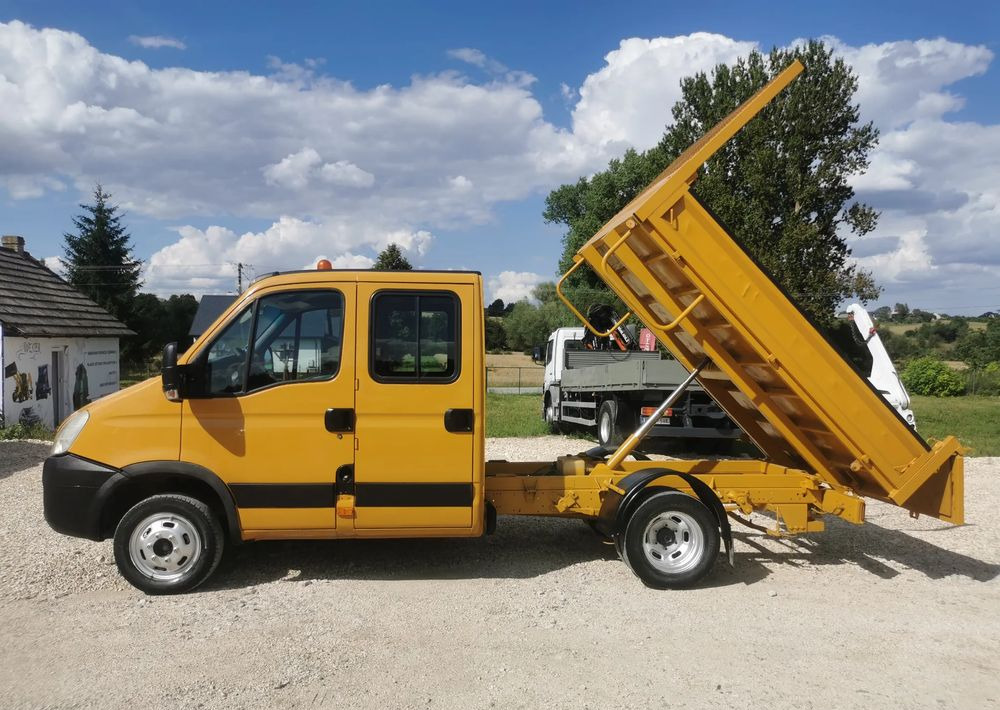 Iveco Daily 35C12 Brygadówka wywrotka Dubel hak kiper doka 35C13 - Kamioncine vetëshkarkuese: foto 3 Iveco Daily 35C12 Brygadówka wywrotka Dubel hak kiper doka 35C13 - Kamioncine vetëshkarkuese: foto 3