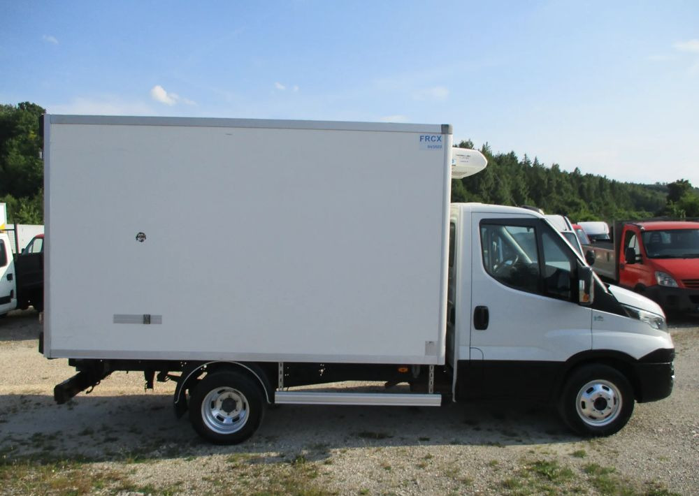 Iveco Daily 35C13 chłodnia Mroźnia na bliźniaku 35-130 Thermo King agregat - Furgon frigorifer: foto 3 Iveco Daily 35C13 chłodnia Mroźnia na bliźniaku 35-130 Thermo King agregat - Furgon frigorifer: foto 3