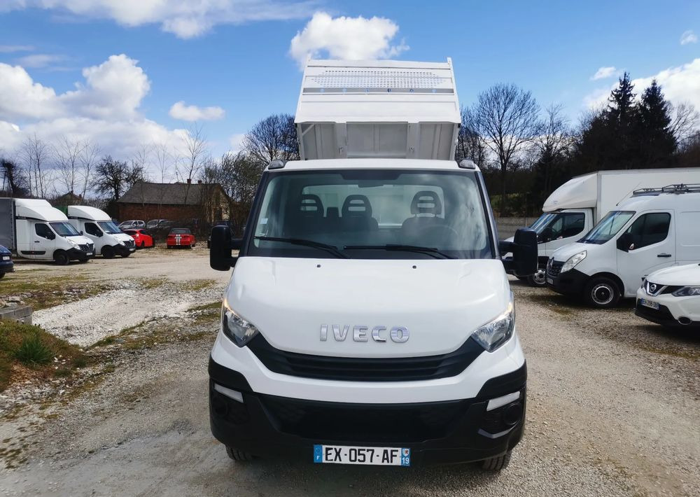 Iveco Daily 35C15 Kiper wywrotka 3.0 -150KM Hak Bliźniak klimatyzacja sprowadzony - Kamioncine vetëshkarkuese: foto 2 Iveco Daily 35C15 Kiper wywrotka 3.0 -150KM Hak Bliźniak klimatyzacja sprowadzony - Kamioncine vetëshkarkuese: foto 2