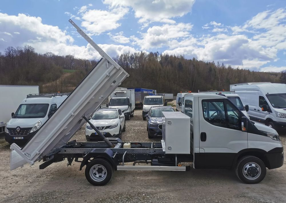 Iveco Daily 35C15 Kiper wywrotka 3.0 -150KM Hak Bliźniak klimatyzacja sprowadzony - Kamioncine vetëshkarkuese: foto 4 Iveco Daily 35C15 Kiper wywrotka 3.0 -150KM Hak Bliźniak klimatyzacja sprowadzony - Kamioncine vetëshkarkuese: foto 4