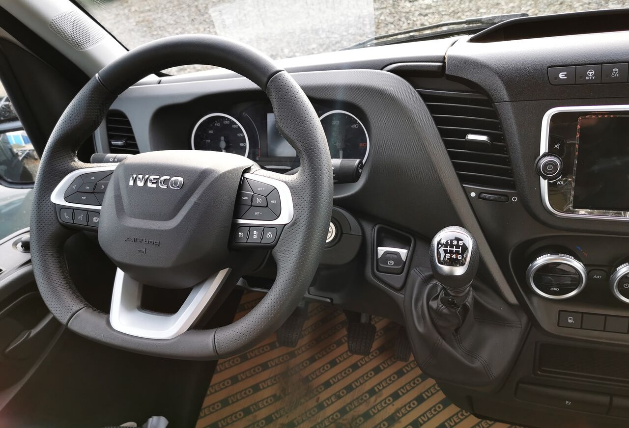 IVECO Daily 35S18 - Furgon: foto 4 IVECO Daily 35S18 - Furgon: foto 4