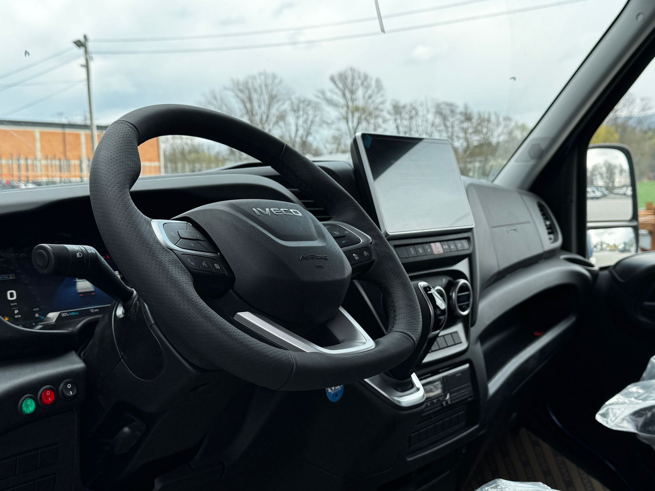 Lizingu i IVECO Daily 35S18HA8/P IVECO Daily 35S18HA8/P: foto 9 Lizingu i IVECO Daily 35S18HA8/P IVECO Daily 35S18HA8/P: foto 9