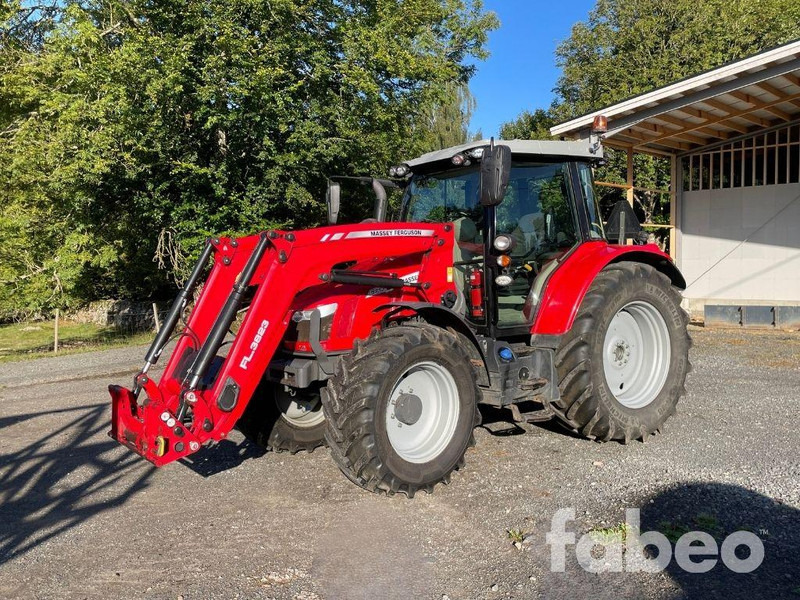 Massey Ferguson 5713 S - Traktor: foto 1 Massey Ferguson 5713 S - Traktor: foto 1