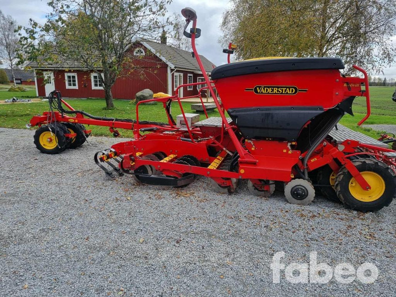 Vaderstad Rapid RD 400C - Mbjellëse e kombinuar në radhë: foto 1 Vaderstad Rapid RD 400C - Mbjellëse e kombinuar në radhë: foto 1