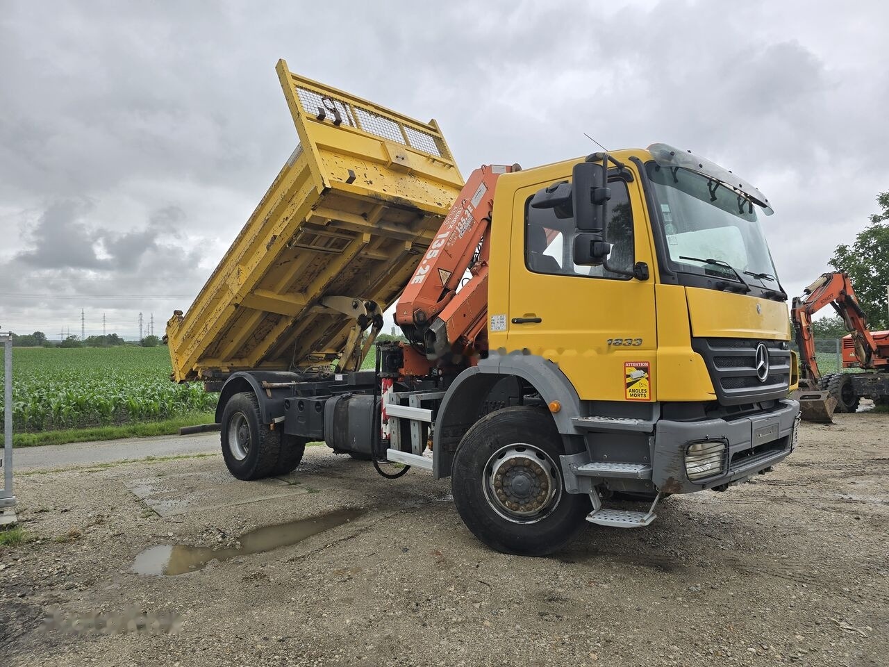 Mercedes-Benz Axor 1833 - Kamion vetëshkarkues, Kamion me vinç: foto 2 Mercedes-Benz Axor 1833 - Kamion vetëshkarkues, Kamion me vinç: foto 2