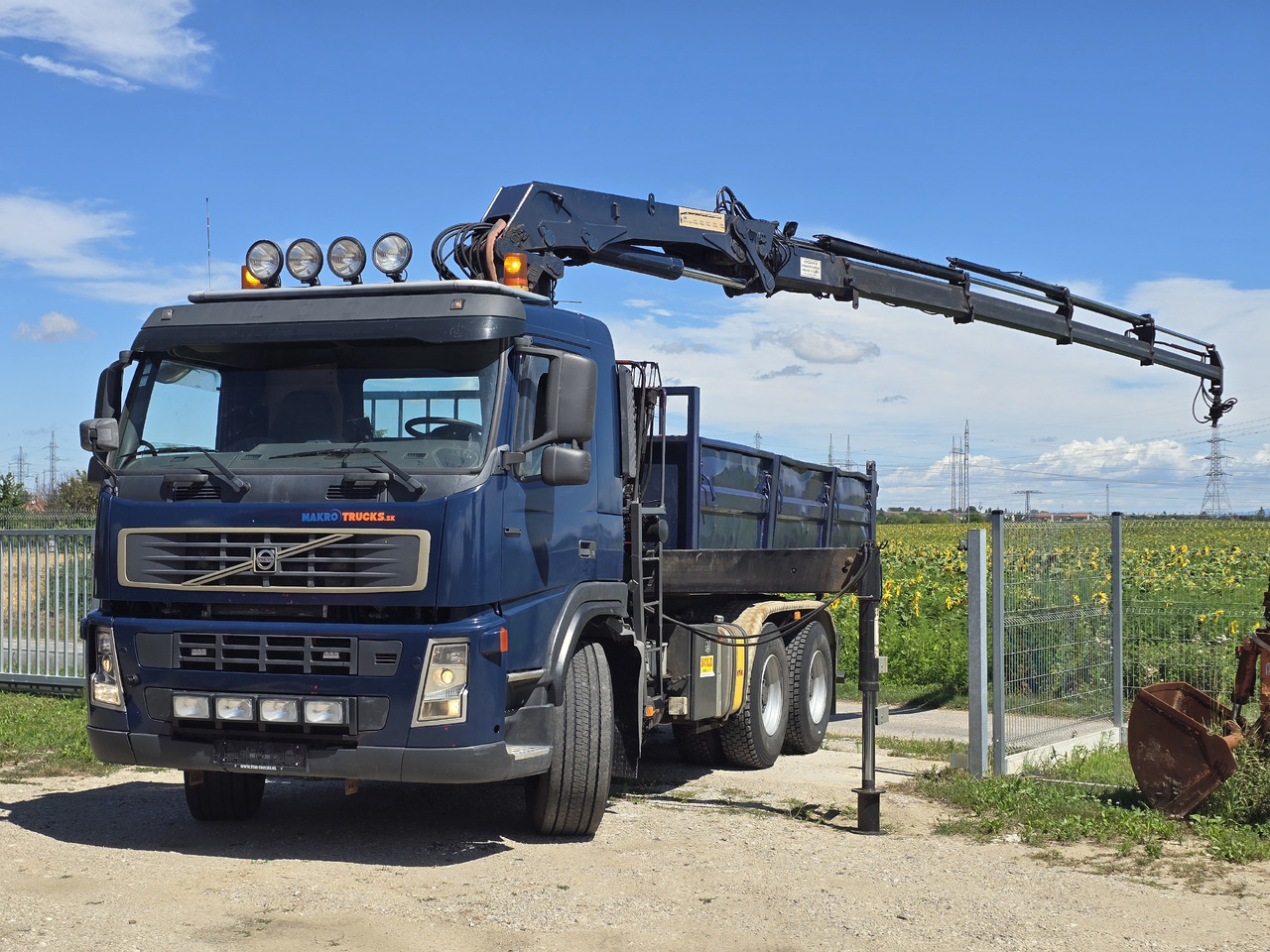 VOLVO FM 420 6X4 / KIPPER / CRANE HMF 1823 K4 - Kamion vetëshkarkues, Kamion me vinç: foto 3 VOLVO FM 420 6X4 / KIPPER / CRANE HMF 1823 K4 - Kamion vetëshkarkues, Kamion me vinç: foto 3