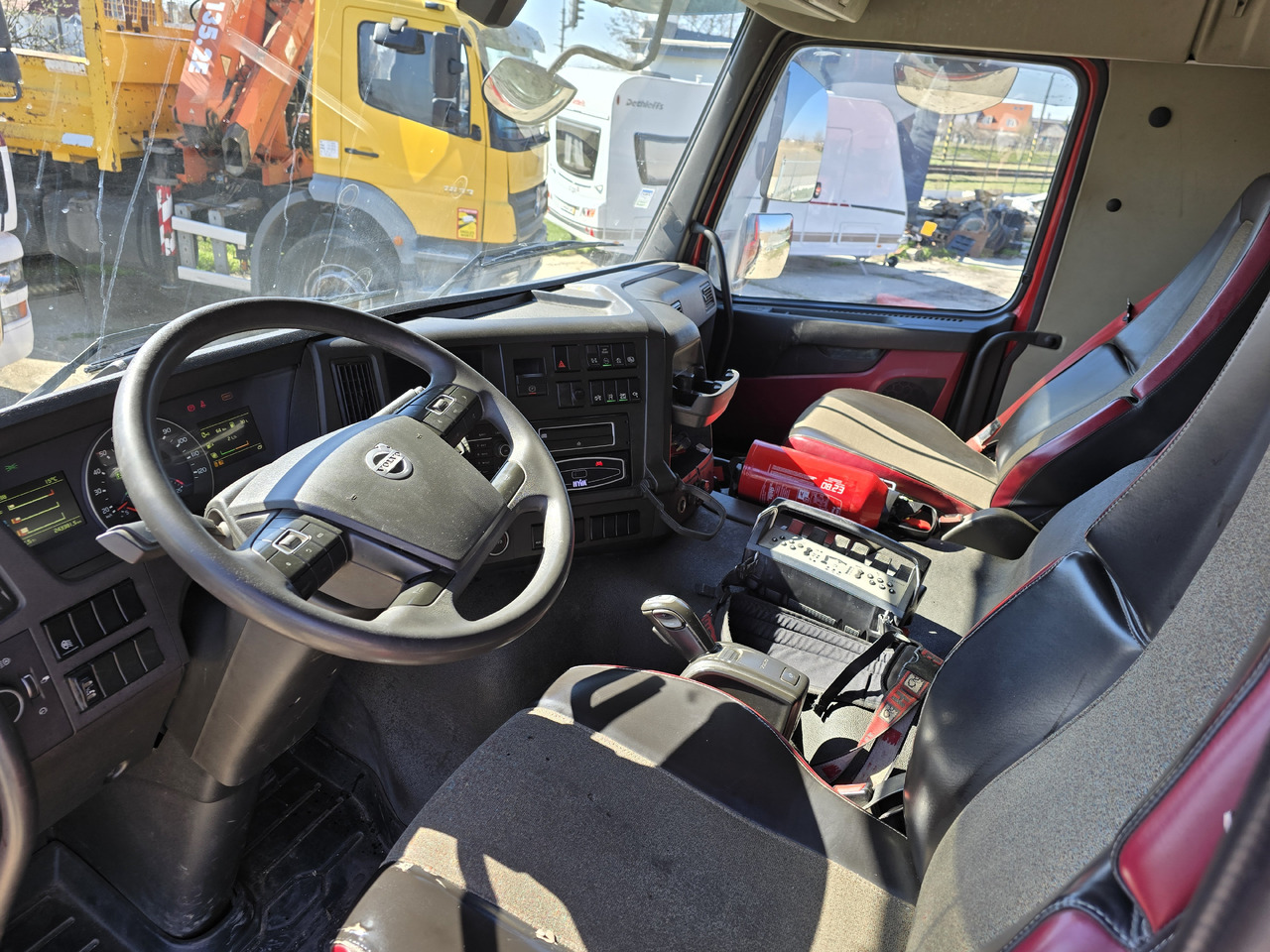 Kamion vetëngarkues, Kamion me vinç VOLVO FMX 420 6X4 / HIAB 144B-hiduo / hook system: foto 8