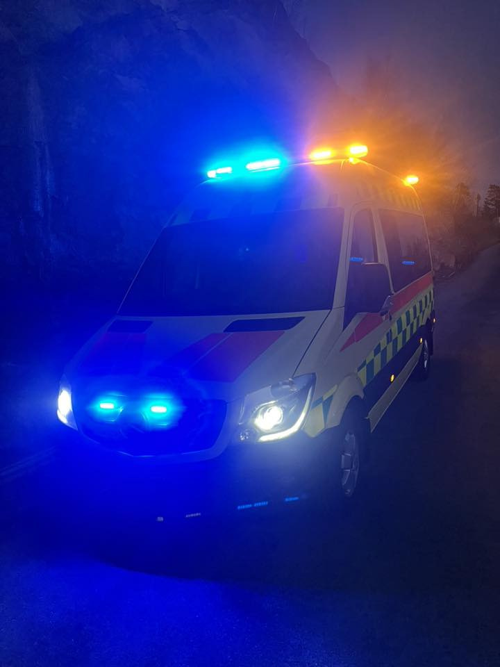 MERCEDES-BENZ Sprinter 319 - Light AMBULANCE / shvydka dopomo - Ambulancë: foto 1 MERCEDES-BENZ Sprinter 319 - Light AMBULANCE / shvydka dopomo - Ambulancë: foto 1