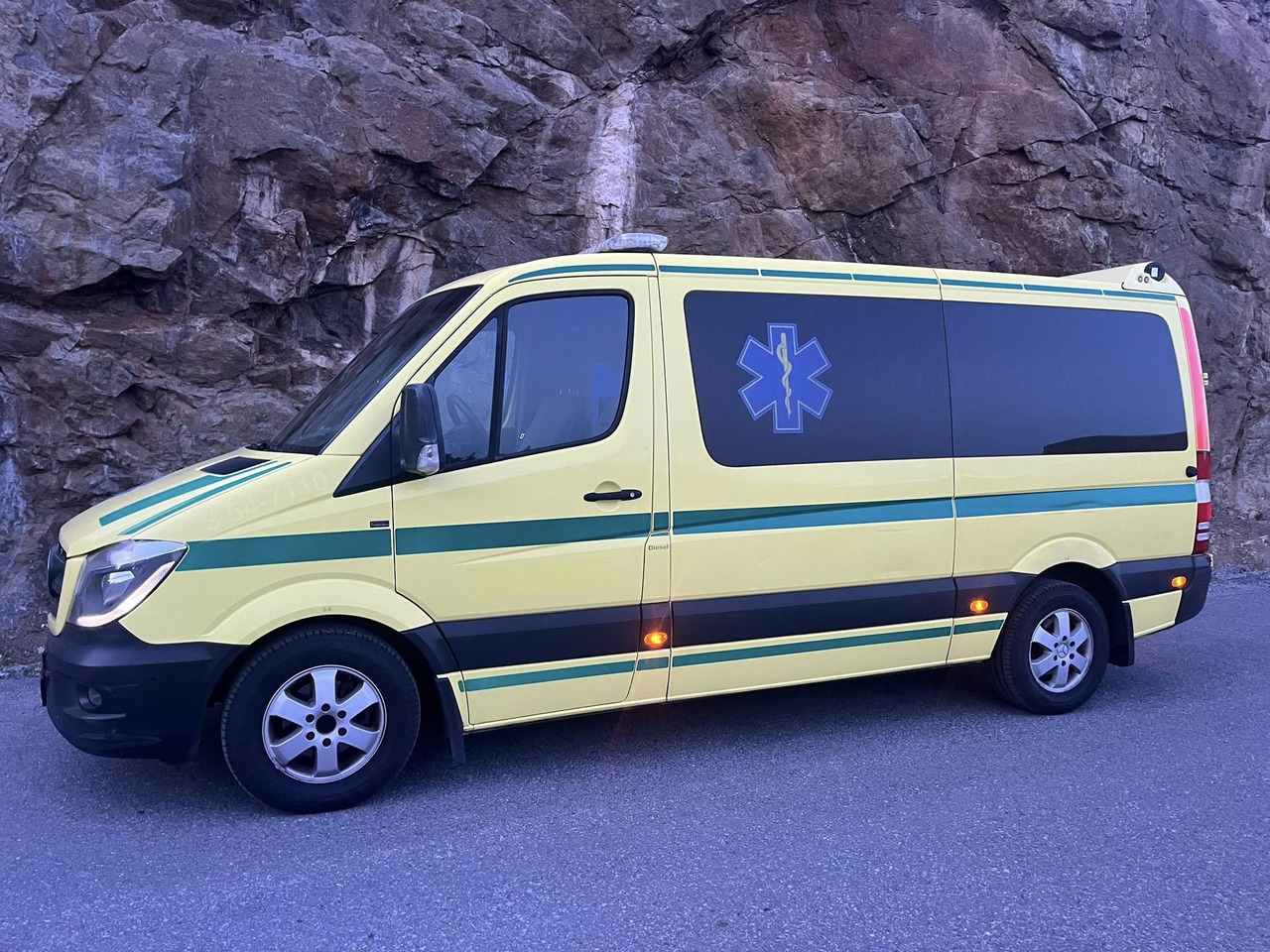 Mercedes-Benz Sprinter 316 - 2 stretcher AMBULANCE - RESERERAD !! - Ambulancë: foto 5 Mercedes-Benz Sprinter 316 - 2 stretcher AMBULANCE - RESERERAD !! - Ambulancë: foto 5