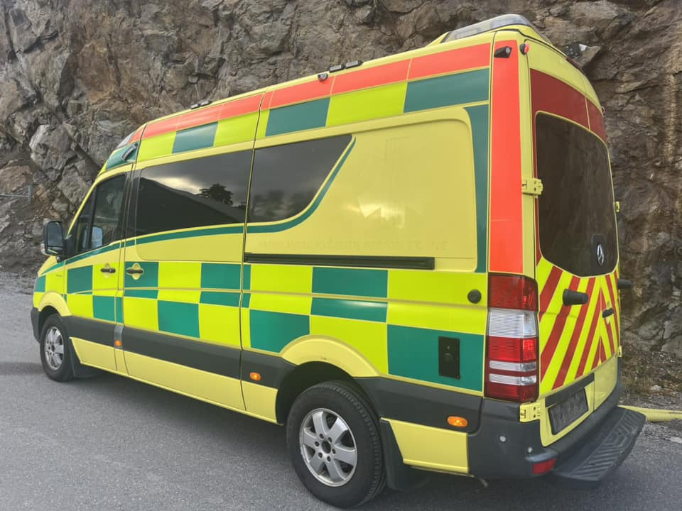 Mercedes-Benz Sprinter 319 - AMBULANCE - RESERVERAD !! - Ambulancë: foto 3 Mercedes-Benz Sprinter 319 - AMBULANCE - RESERVERAD !! - Ambulancë: foto 3