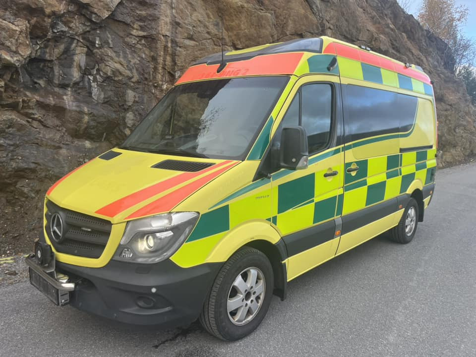 Mercedes-Benz Sprinter 319 - AMBULANCE - RESERVERAD !! - Ambulancë: foto 2 Mercedes-Benz Sprinter 319 - AMBULANCE - RESERVERAD !! - Ambulancë: foto 2