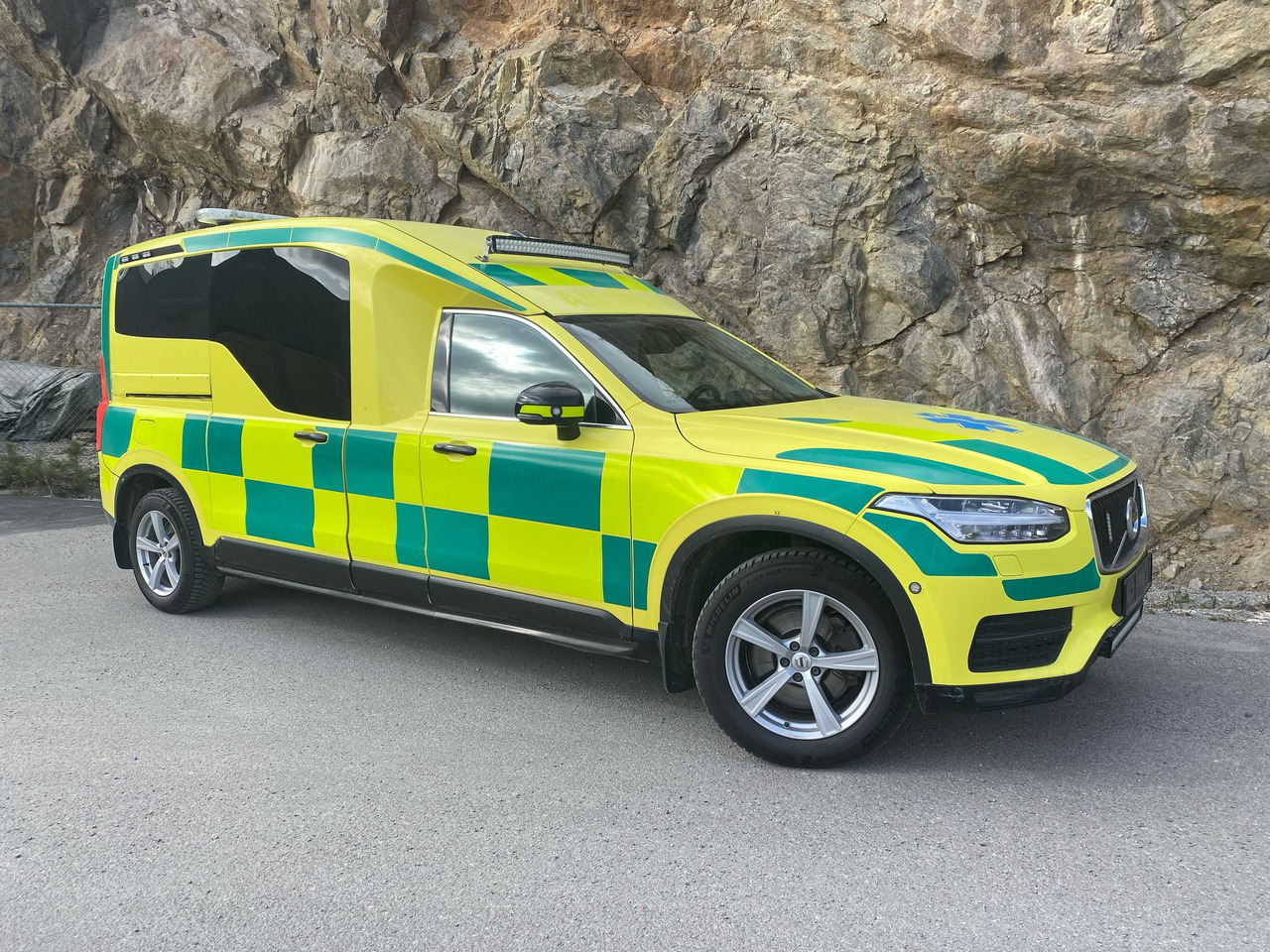 Volvo Nilsson XC90 D5 AWD - Ambulance / Krankenwagen / Швидка допомога - Ambulancë: foto 1 Volvo Nilsson XC90 D5 AWD - Ambulance / Krankenwagen / Швидка допомога - Ambulancë: foto 1
