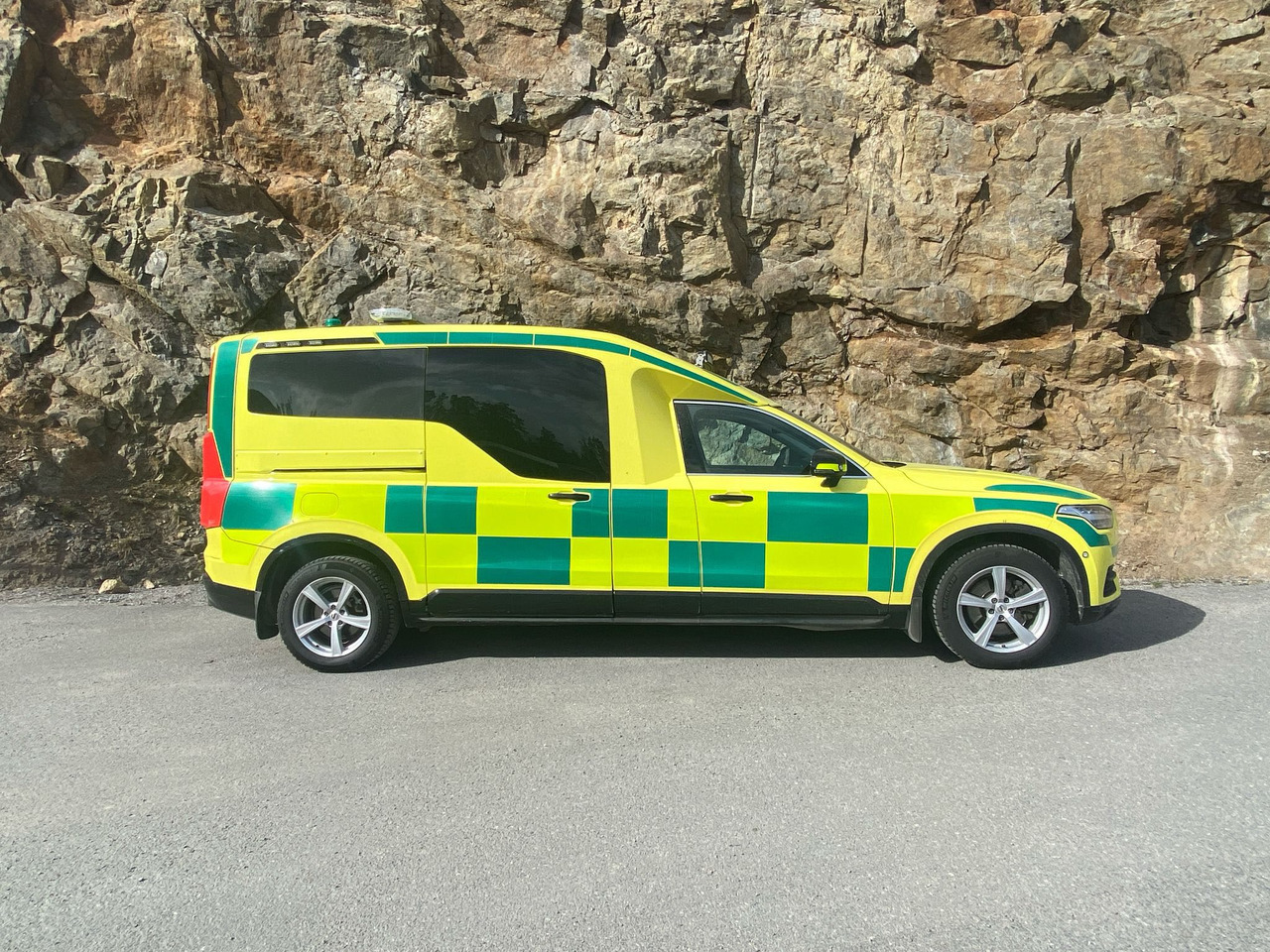 Volvo Nilsson XC90 D5 AWD - Ambulance / Krankenwagen / Швидка допомога - Ambulancë: foto 5 Volvo Nilsson XC90 D5 AWD - Ambulance / Krankenwagen / Швидка допомога - Ambulancë: foto 5
