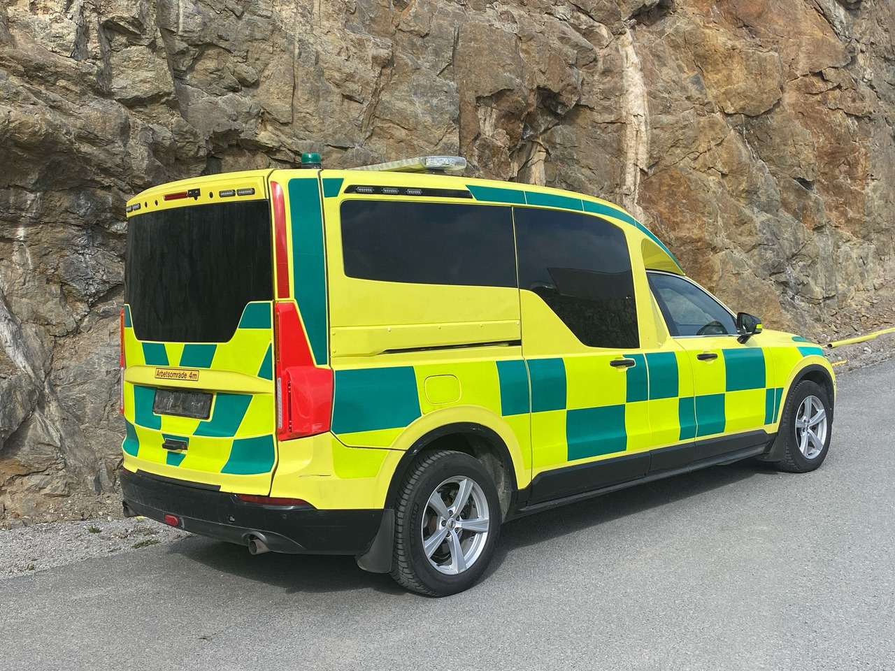 Volvo Nilsson XC90 D5 AWD - Ambulance / Krankenwagen / Швидка допомога - Ambulancë: foto 3 Volvo Nilsson XC90 D5 AWD - Ambulance / Krankenwagen / Швидка допомога - Ambulancë: foto 3