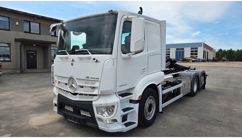 Kamion vetëngarkues Mercedes-Benz Actros 2543 6X2*4: foto 16