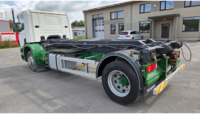 Scania P94 4X2 220 - Kamion me sistem kabllor: foto 4 Scania P94 4X2 220 - Kamion me sistem kabllor: foto 4