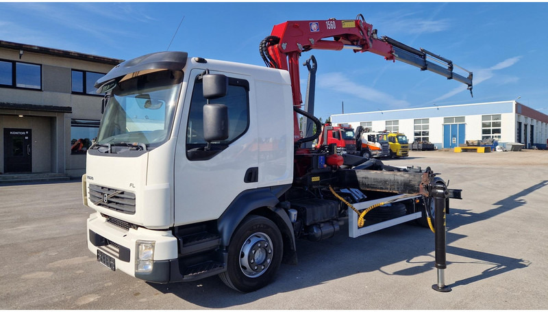 Volvo FL280 4X2 HMF 1560 + platform - Kamion vetëngarkues, Kamion me vinç: foto 3 Volvo FL280 4X2 HMF 1560 + platform - Kamion vetëngarkues, Kamion me vinç: foto 3