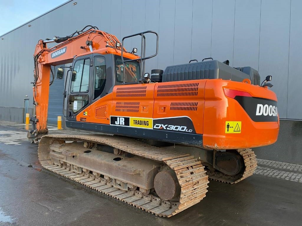 Doosan DX 300 LC-7 - Ekskavator me zinxhirë: foto 3 Doosan DX 300 LC-7 - Ekskavator me zinxhirë: foto 3