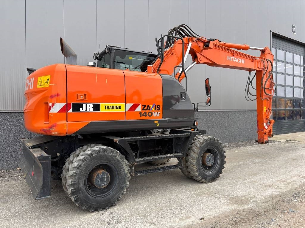 Hitachi ZX 140 W-5B - Ekskavator me goma: foto 5 Hitachi ZX 140 W-5B - Ekskavator me goma: foto 5