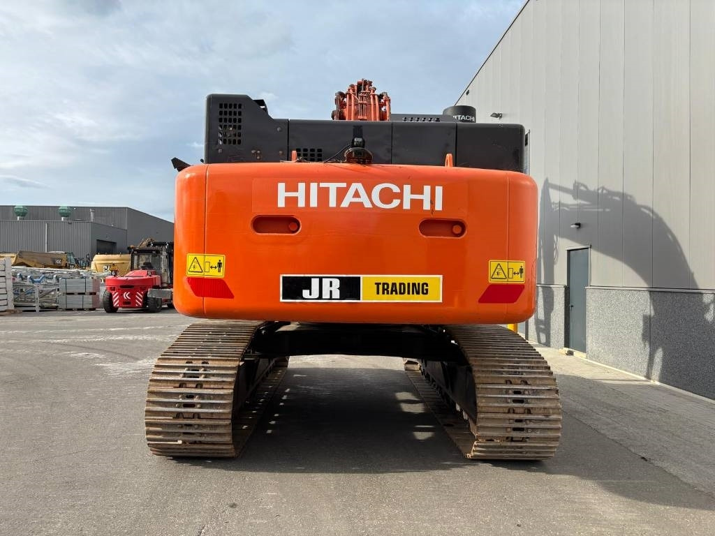 Hitachi ZX 490 LC H-6 - Ekskavator me zinxhirë: foto 3 Hitachi ZX 490 LC H-6 - Ekskavator me zinxhirë: foto 3