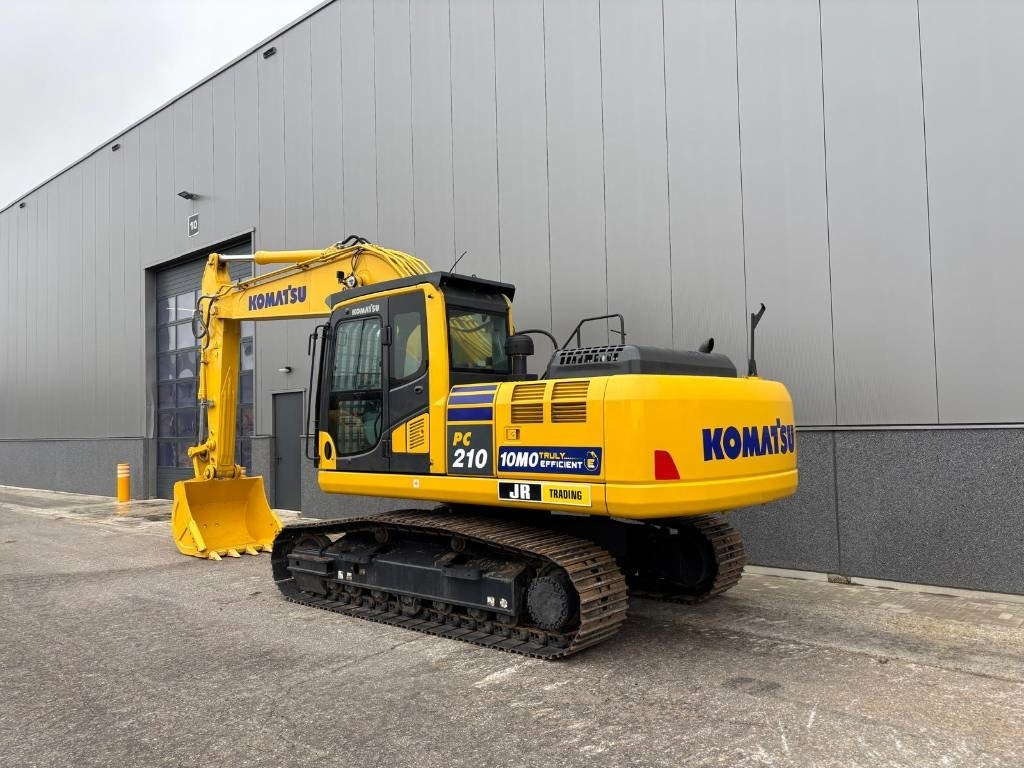 Komatsu PC 210-10M0 - Ekskavator me zinxhirë: foto 3 Komatsu PC 210-10M0 - Ekskavator me zinxhirë: foto 3