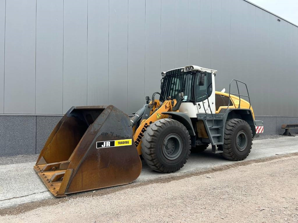 Liebherr L 550 (Comes with High-tip - Mit Hochkipper) - Fadrom me goma: foto 2 Liebherr L 550 (Comes with High-tip - Mit Hochkipper) - Fadrom me goma: foto 2