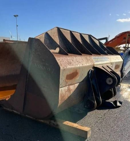 Volvo L350F Rock Bucket (Volvo)  - Kovë për Makineri ndërtimi: foto 4 Volvo L350F Rock Bucket (Volvo)  - Kovë për Makineri ndërtimi: foto 4