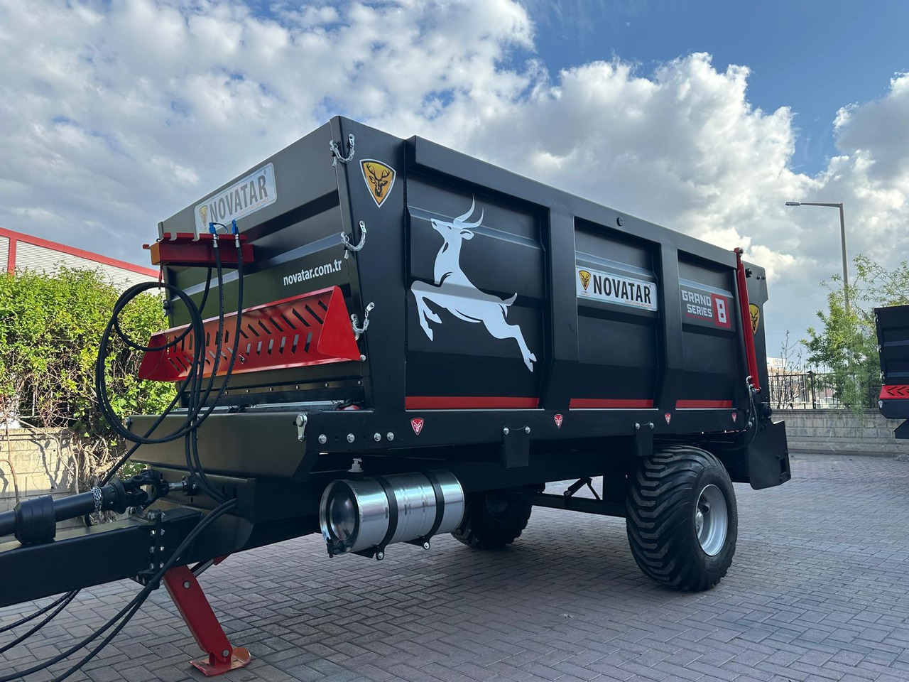 Novatar Manure Spreader 6 m3 - Shpërndarës plehu: foto 4 Novatar Manure Spreader 6 m3 - Shpërndarës plehu: foto 4