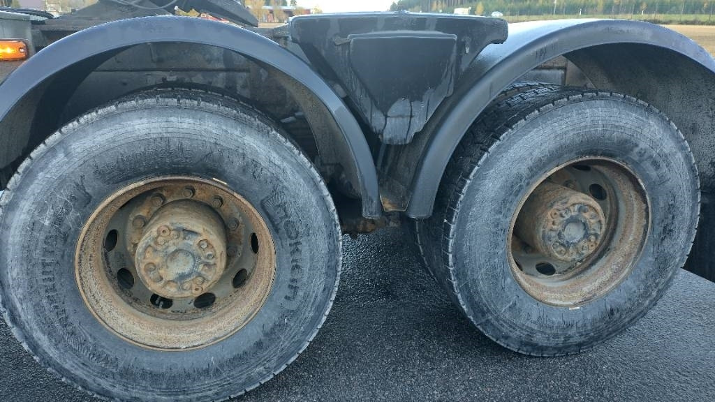 Scania R144 530 8x4 RASKASVETURI - Gjysmë-kamion: foto 4 Scania R144 530 8x4 RASKASVETURI - Gjysmë-kamion: foto 4