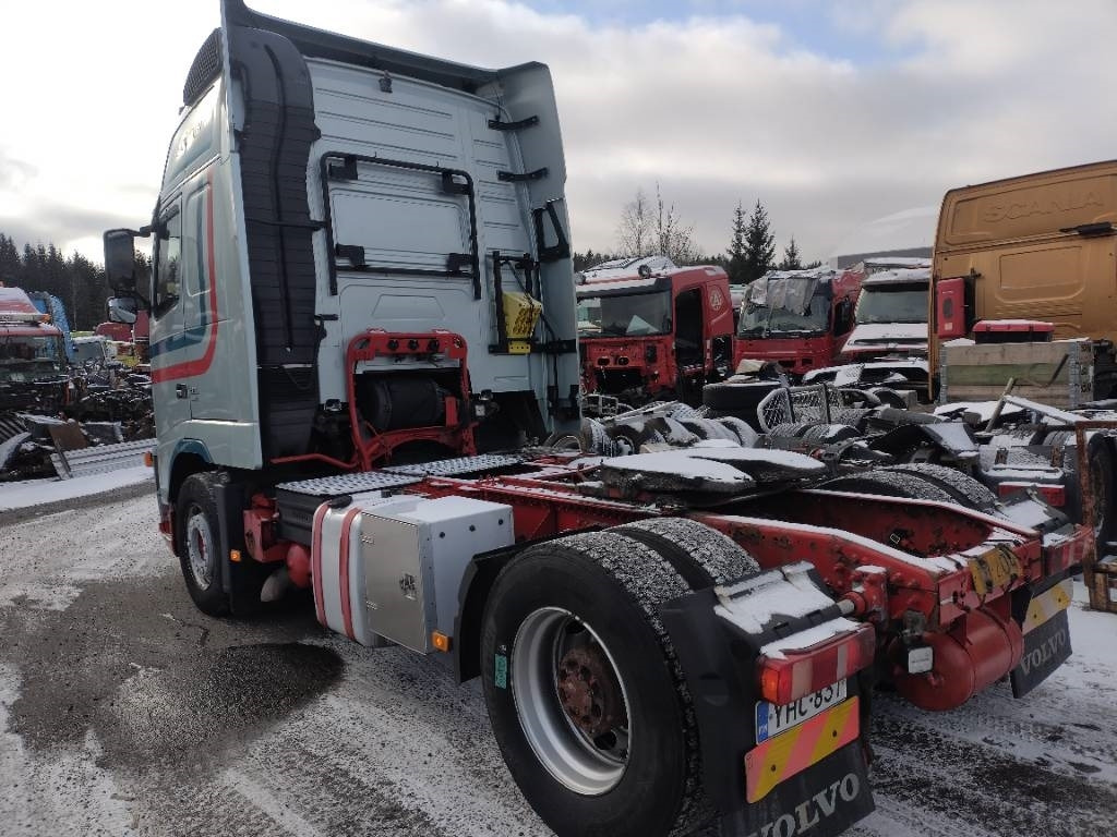 Volvo FH16 660 4x2 vetoauto - Gjysmë-kamion: foto 3 Volvo FH16 660 4x2 vetoauto - Gjysmë-kamion: foto 3