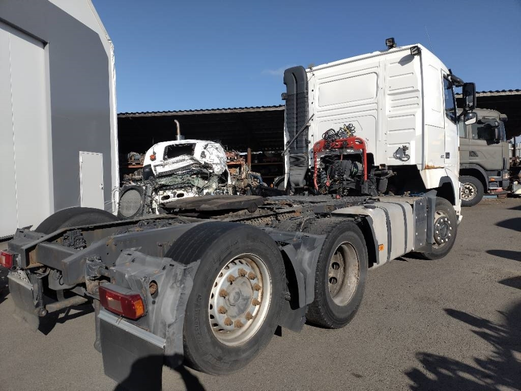 Volvo FH460 6x2 veturi kääntyvä teli - Gjysmë-kamion: foto 3 Volvo FH460 6x2 veturi kääntyvä teli - Gjysmë-kamion: foto 3