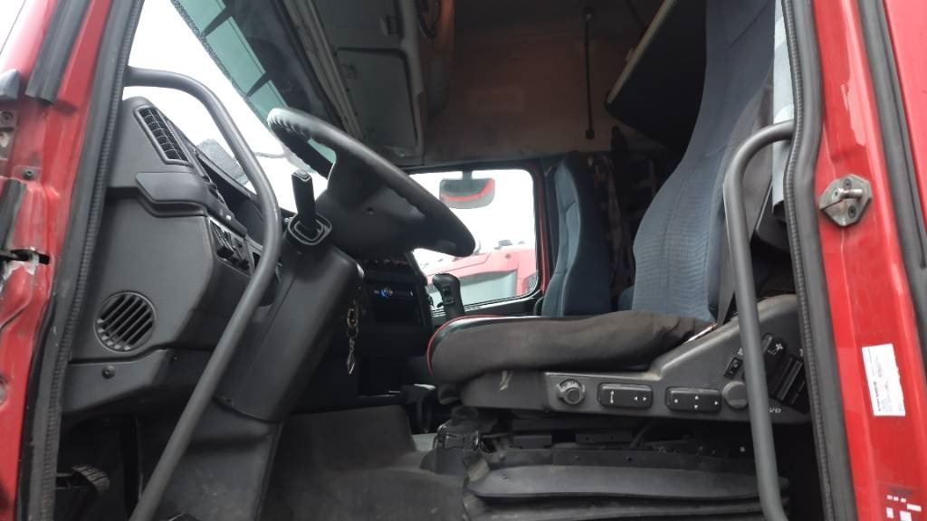 Volvo FH480 6x2 takateli veturi, hydrauliikka,manuaali - Gjysmë-kamion: foto 5 Volvo FH480 6x2 takateli veturi, hydrauliikka,manuaali - Gjysmë-kamion: foto 5