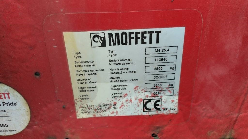 Moffett M4 25.4 ajoneuvotrukki - Pirun i montuar në kamion: foto 5 Moffett M4 25.4 ajoneuvotrukki - Pirun i montuar në kamion: foto 5