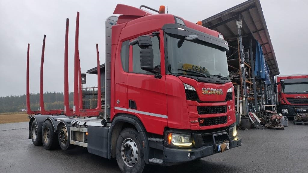 Scania XT650 8x4 puuvarustus,rautajouset - Kamion për transport druri: foto 4 Scania XT650 8x4 puuvarustus,rautajouset - Kamion për transport druri: foto 4