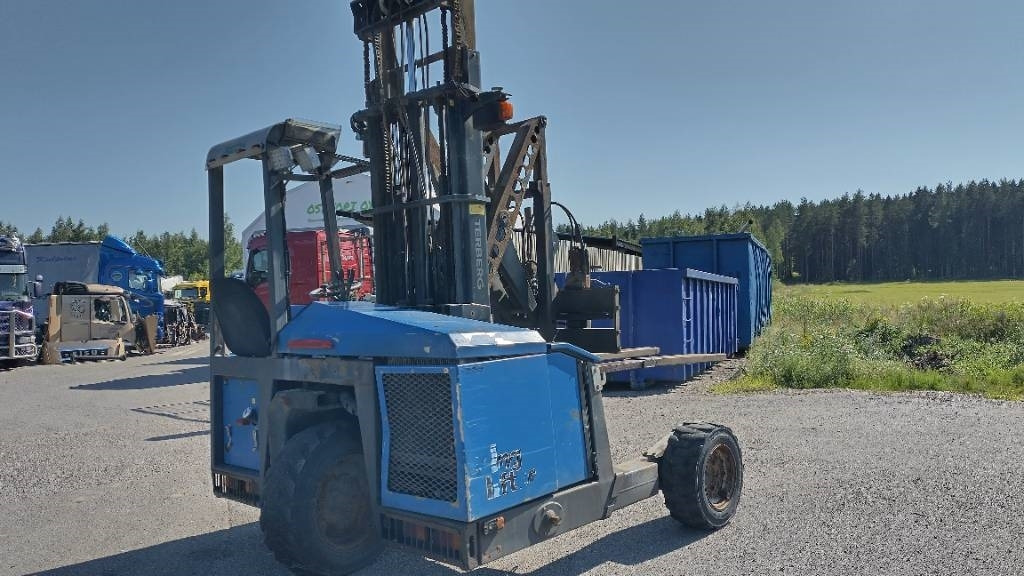 Terberg Kinglifter perätrukki - Pirun i montuar në kamion: foto 3 Terberg Kinglifter perätrukki - Pirun i montuar në kamion: foto 3